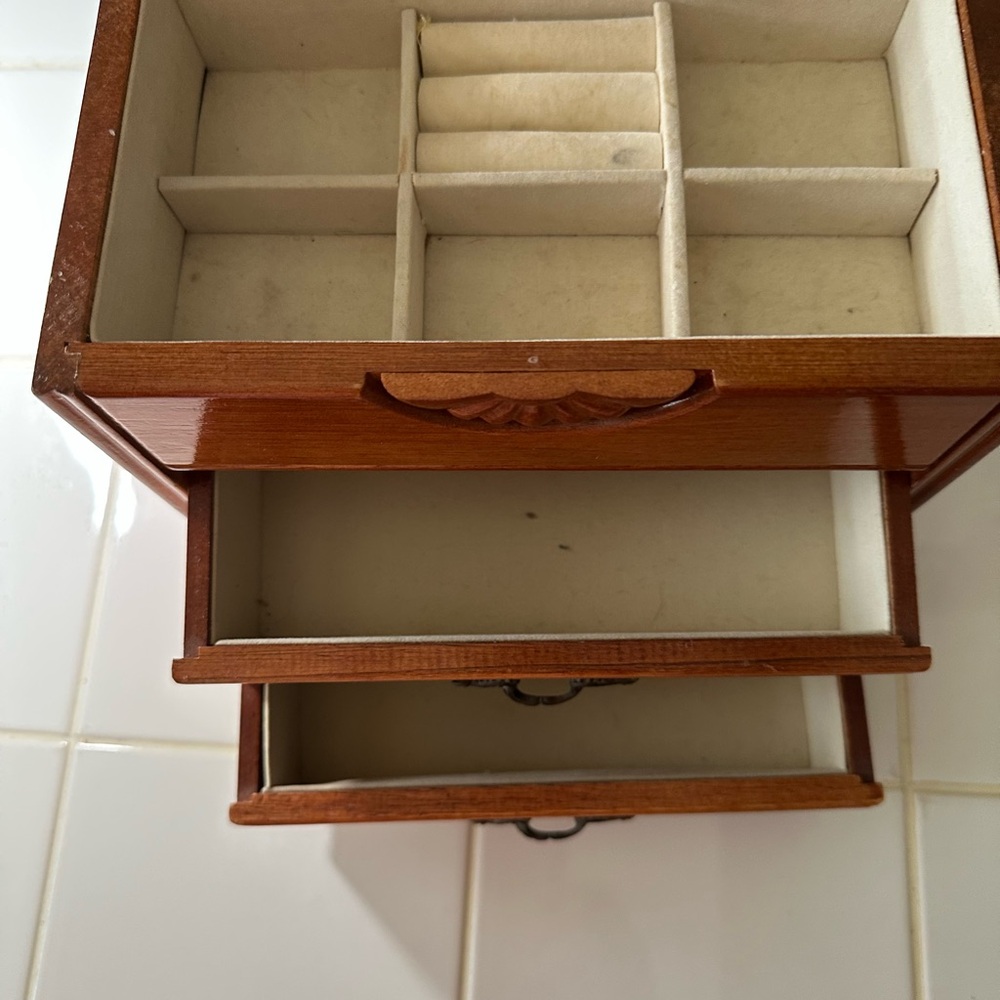 Heart Jewelry Box - Picture 4 of 5